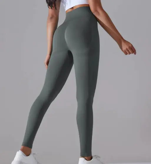 Knighted High-Waist Yoga Leggings